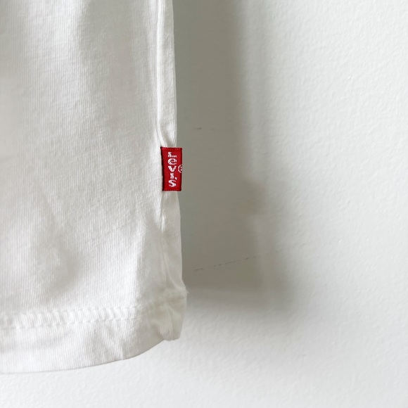 Levi’s Logo Tee - Picture 2 of 3